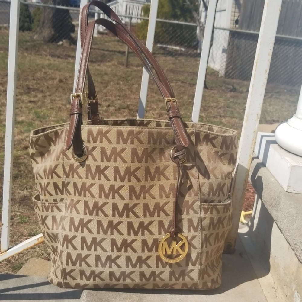 Offers Accepted MICHAEL KORS TOTE